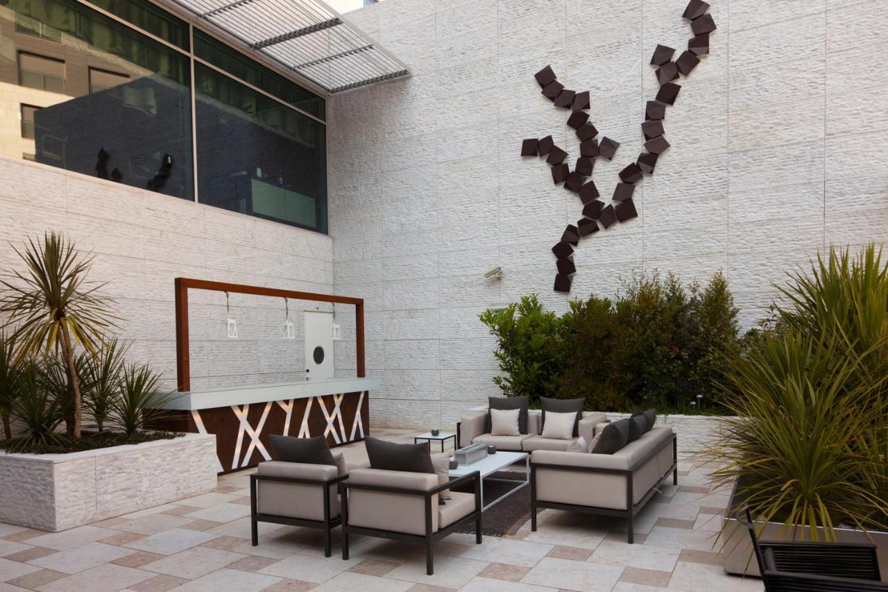 Epic Sana Lisboa Hotel Exterior foto The interior courtyard