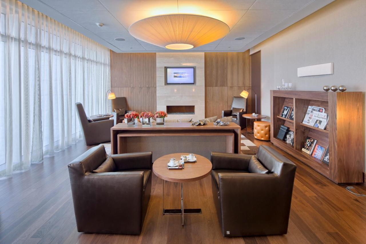 Epic Sana Lisboa Hotel Exterior foto The VIP lounge at the airport