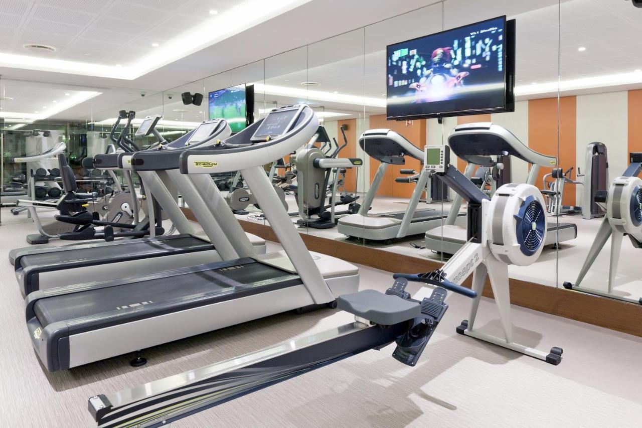 Epic Sana Lisboa Hotel Exterior foto A gym at a hotel