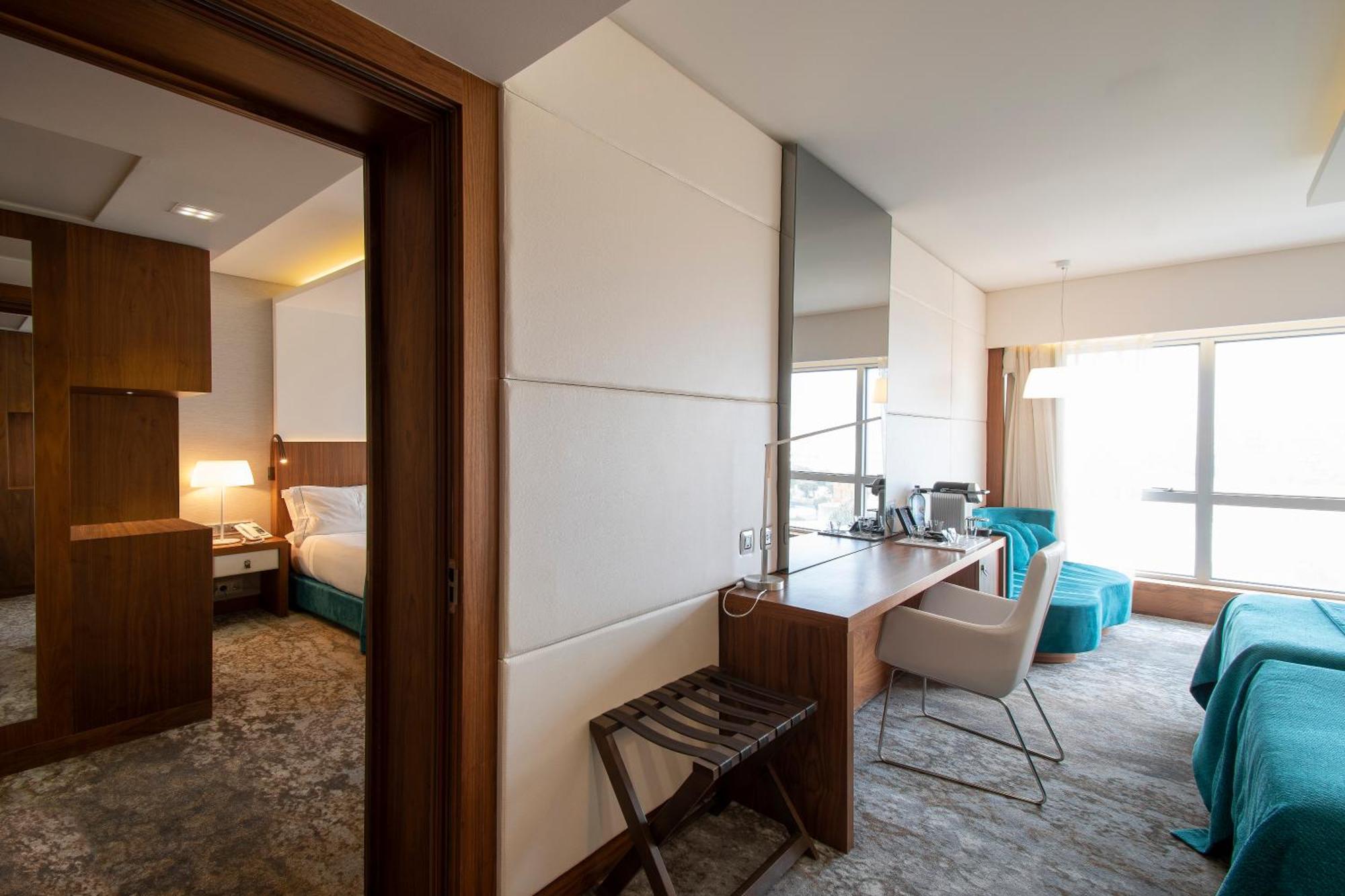 Epic Sana Lisboa Hotel Habitación foto A room at the hotel