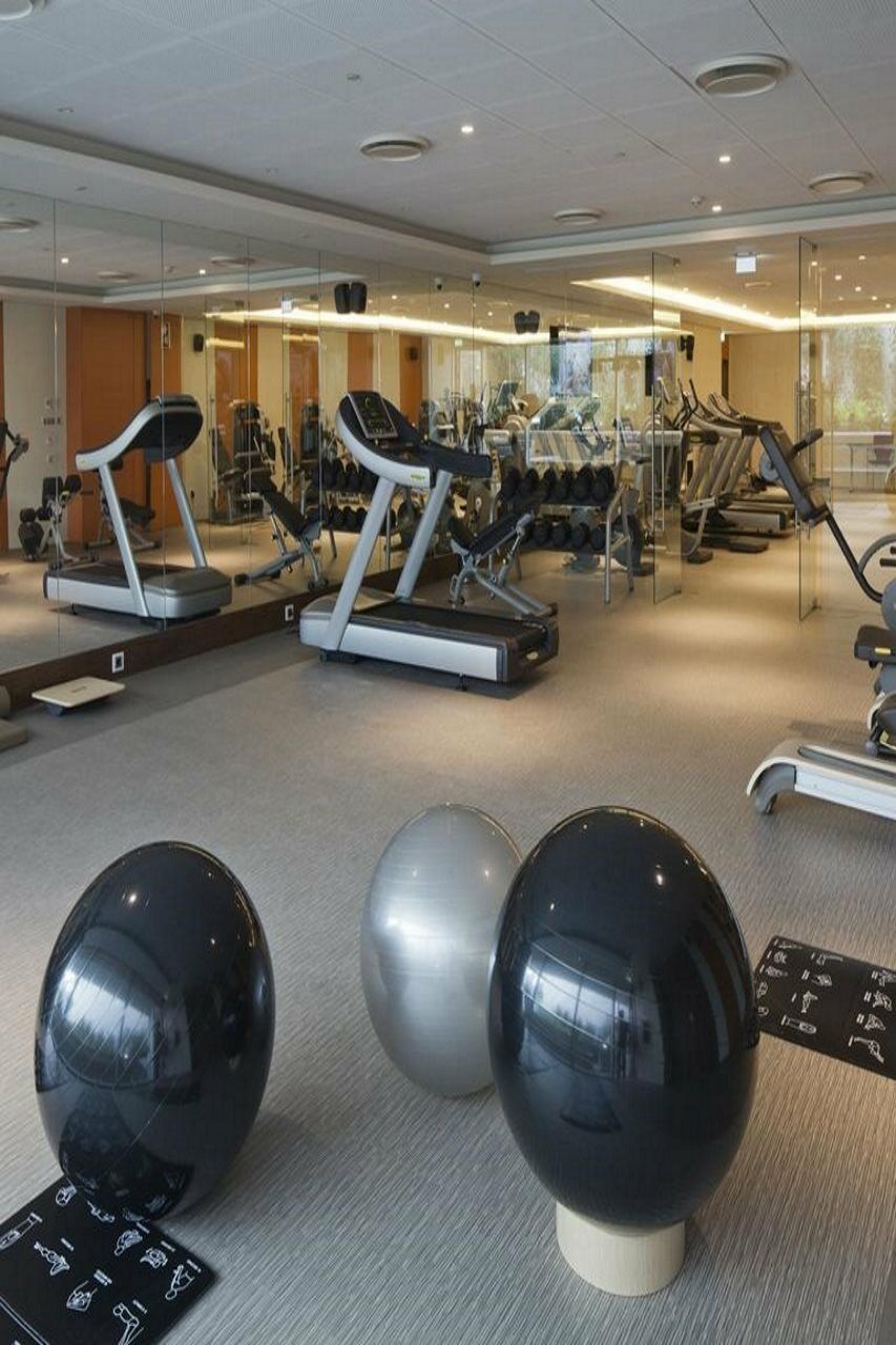 Epic Sana Lisboa Hotel Exterior foto The gym at the hotel