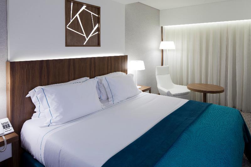Epic Sana Lisboa Hotel Exterior foto A room at the hotel